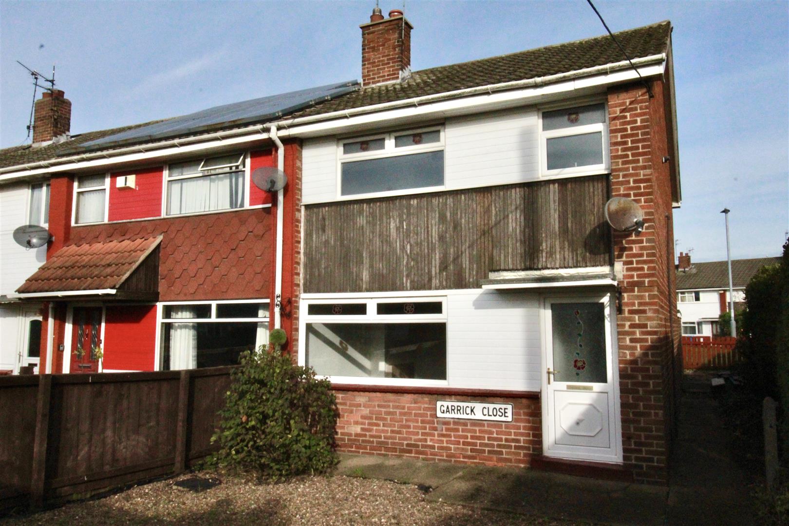 Garrick Close, Hull Symonds & Greenham